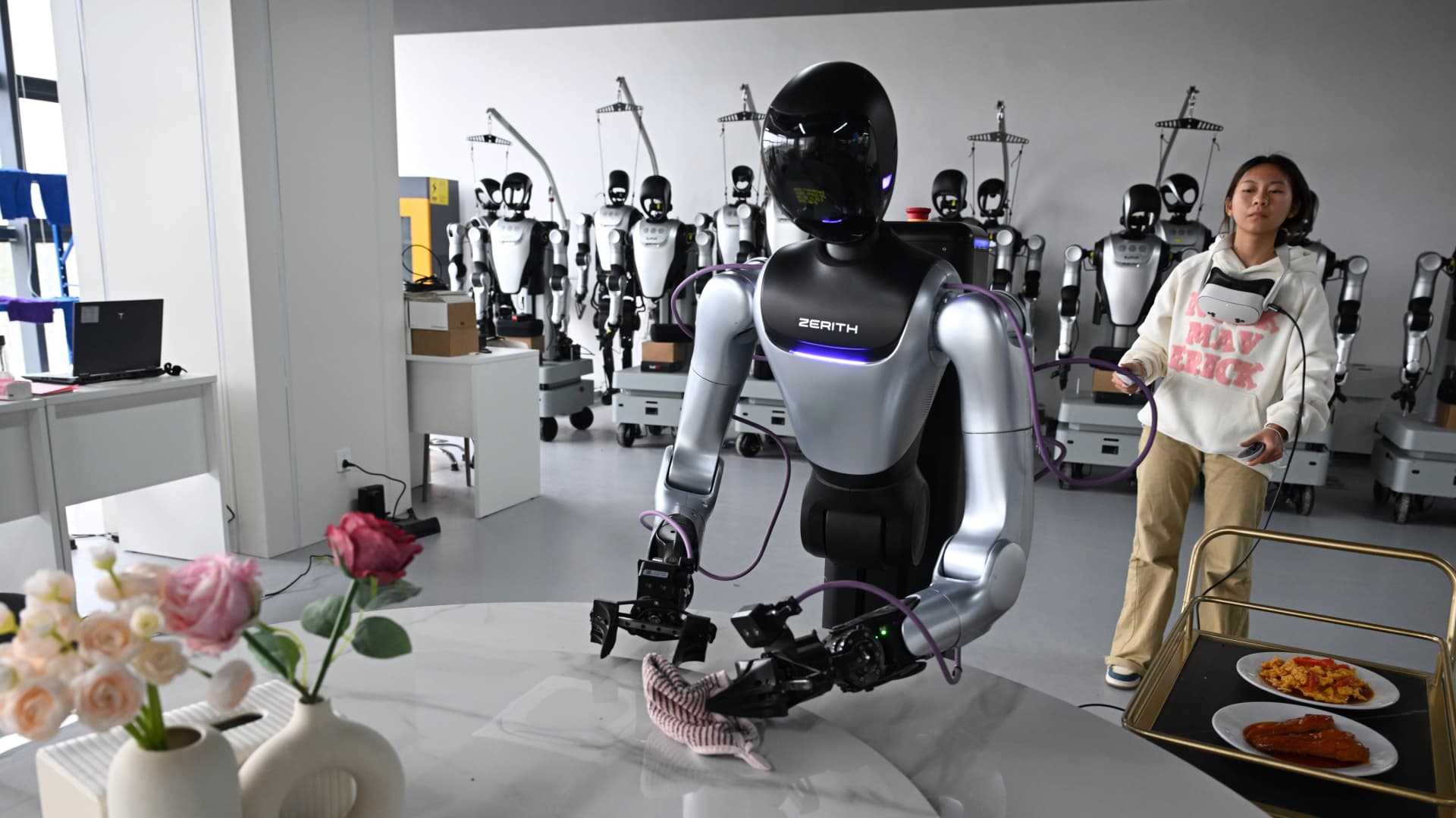 China Leads Humanoid Robot Shipments as Funding Splits