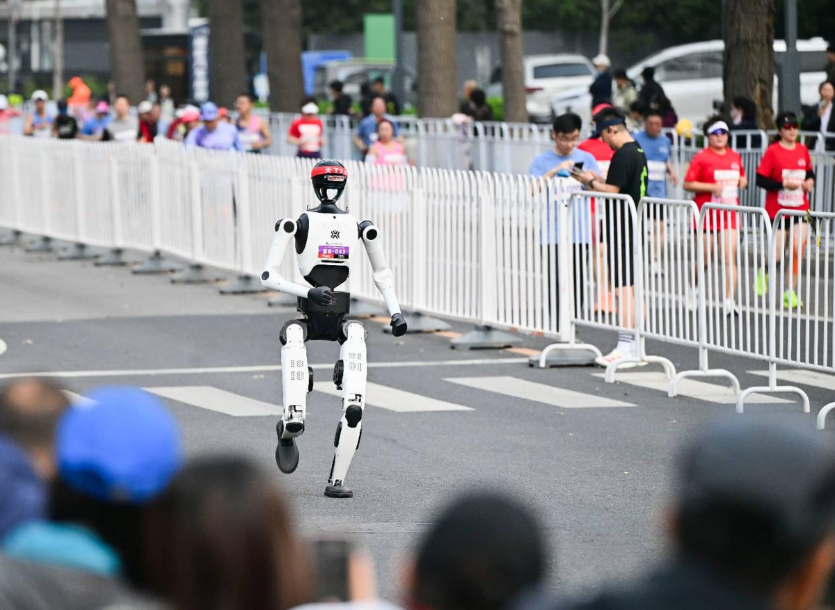 Lightning wins Beijing humanoid robot half-marathon in 50