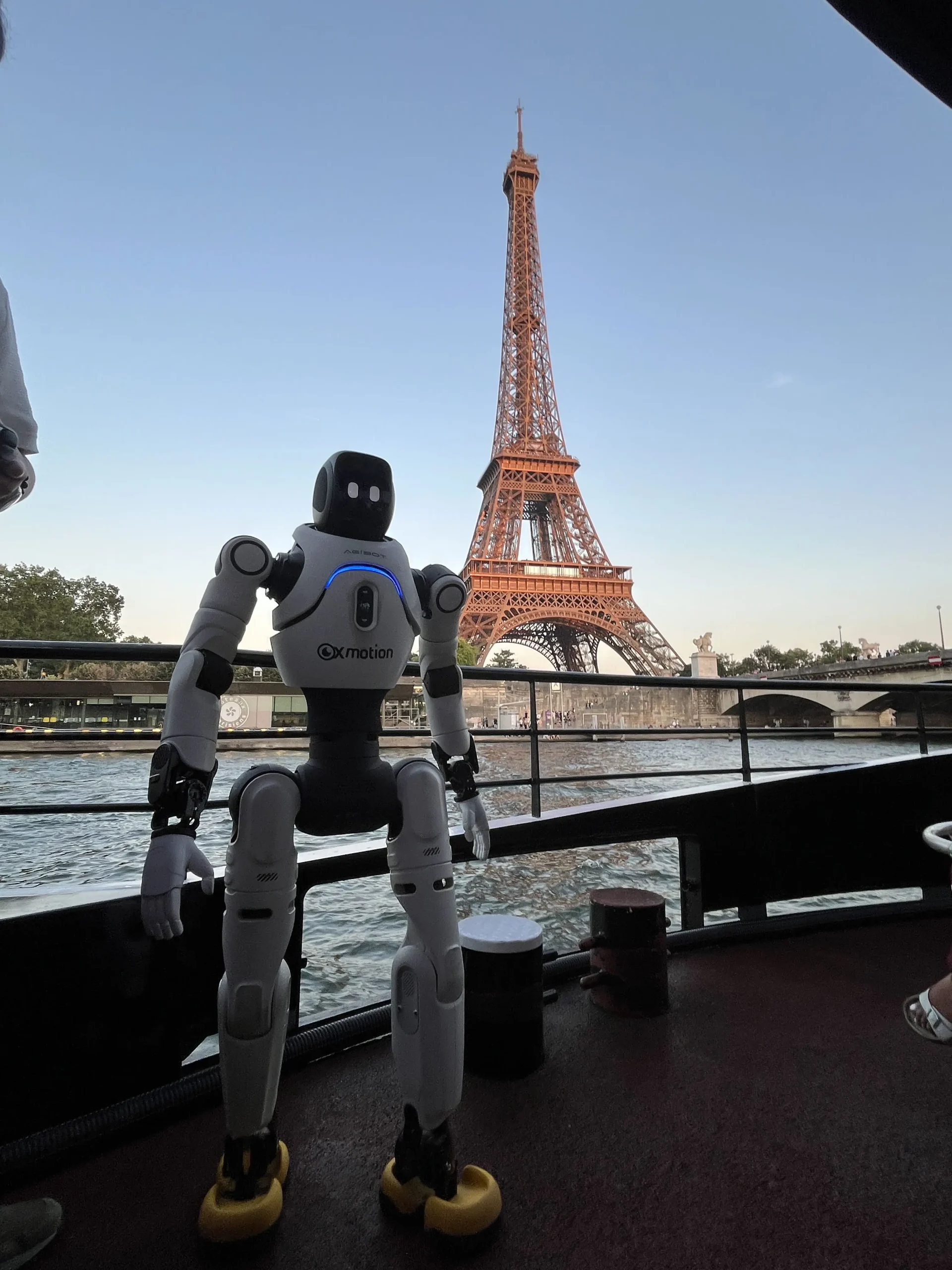 Humanoid robot aboard the boat on the Seine during Machina 2026 week