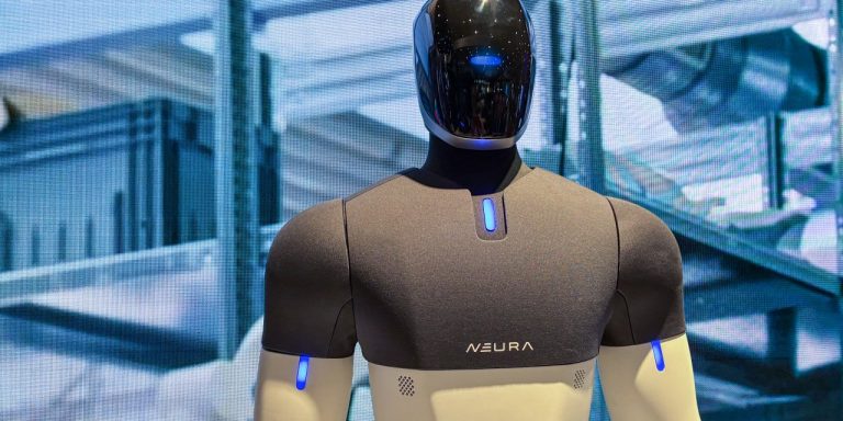 Humanoid safety risks draw scrutiny as robots get heavier
