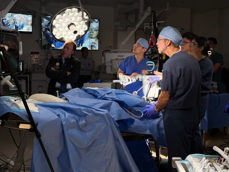Unitree G1 Humanoids Perform Live Laparoscopic Surgery
