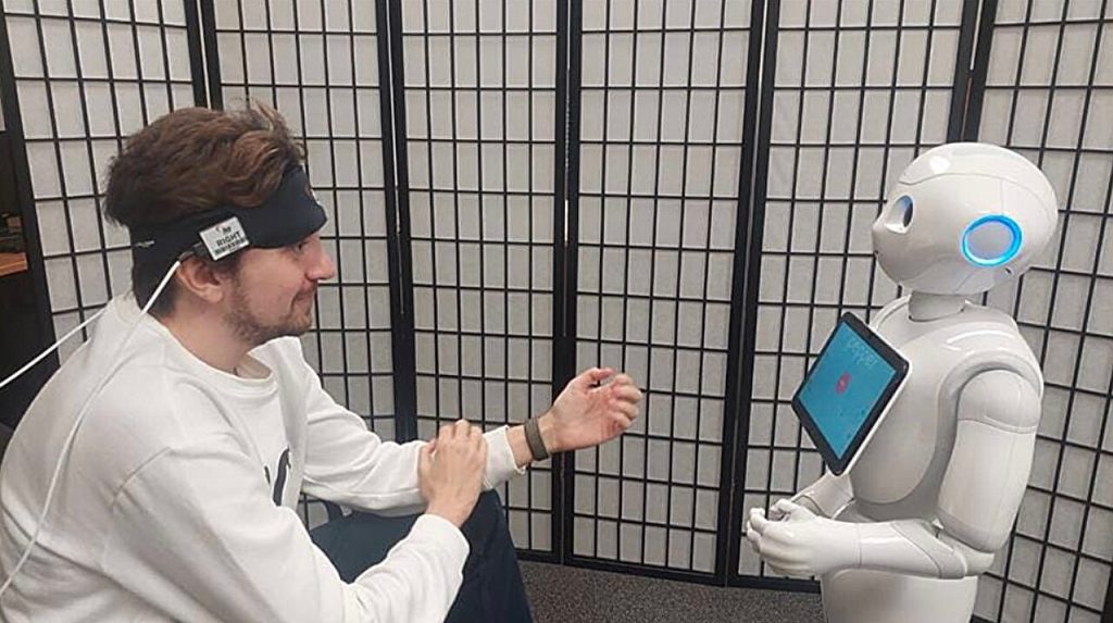 Pepper robot trust study finds social gestures can backfire