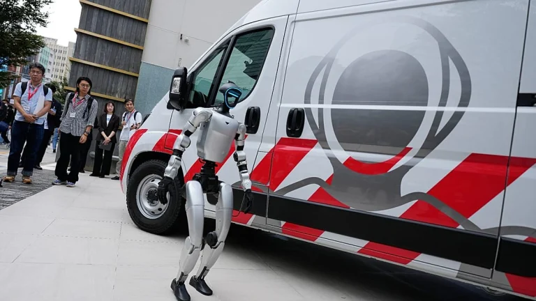 GMO unveils humanoid ambulance for on site robot repairs